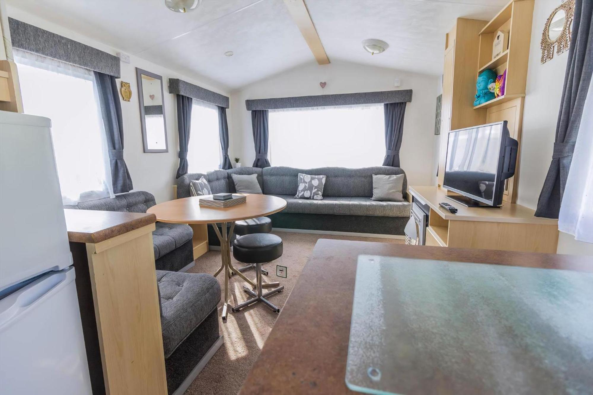 Great 8 Berth Caravan For Hire In Skegness Ref 33069F Extérieur photo
